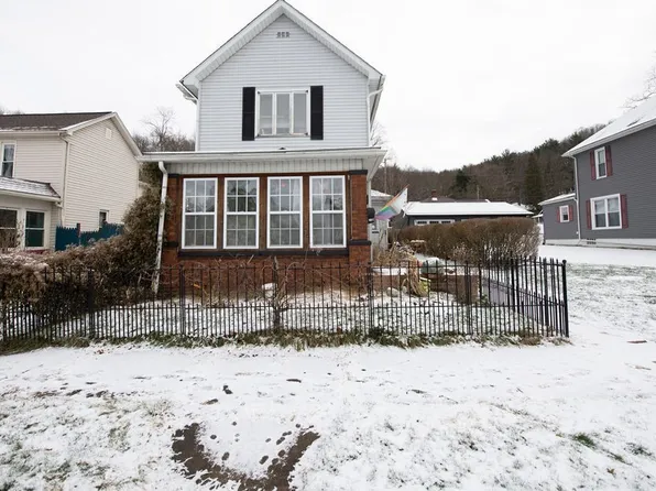 408 N 4th St, Dennison, OH 44621