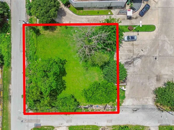 3495 Des Chaumes St, Houston, TX 77026