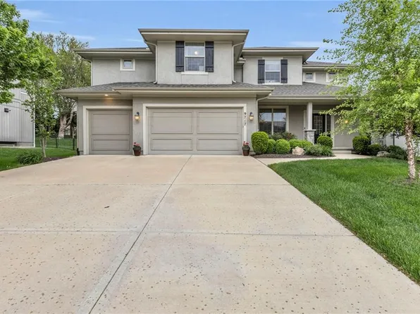 9717 Wild Rose Ln, Lenexa, KS 66227