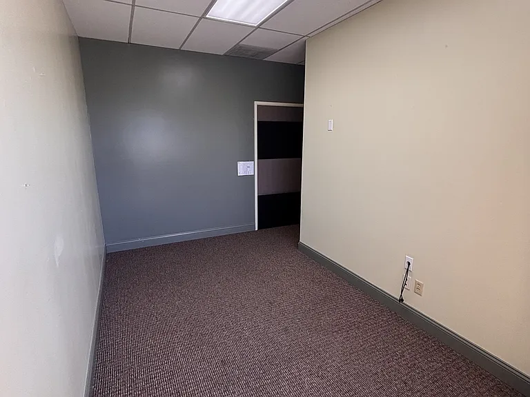 2700 Sumner Ave #102 — Photo 5