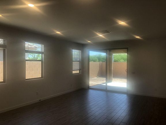 5th image of 2420 N Morrison Ave
