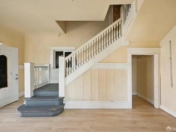 1005 E 12th St, Oakland, CA 94606