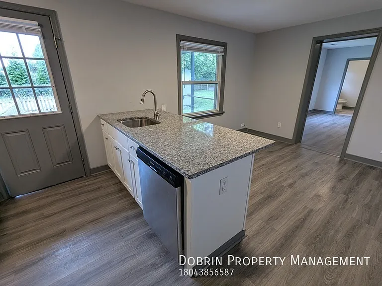 1729.5 Winder St — Photo 11