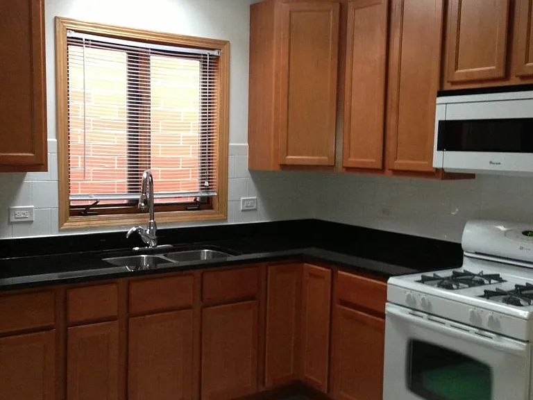 828 S Claremont Ave #2 — Photo 5