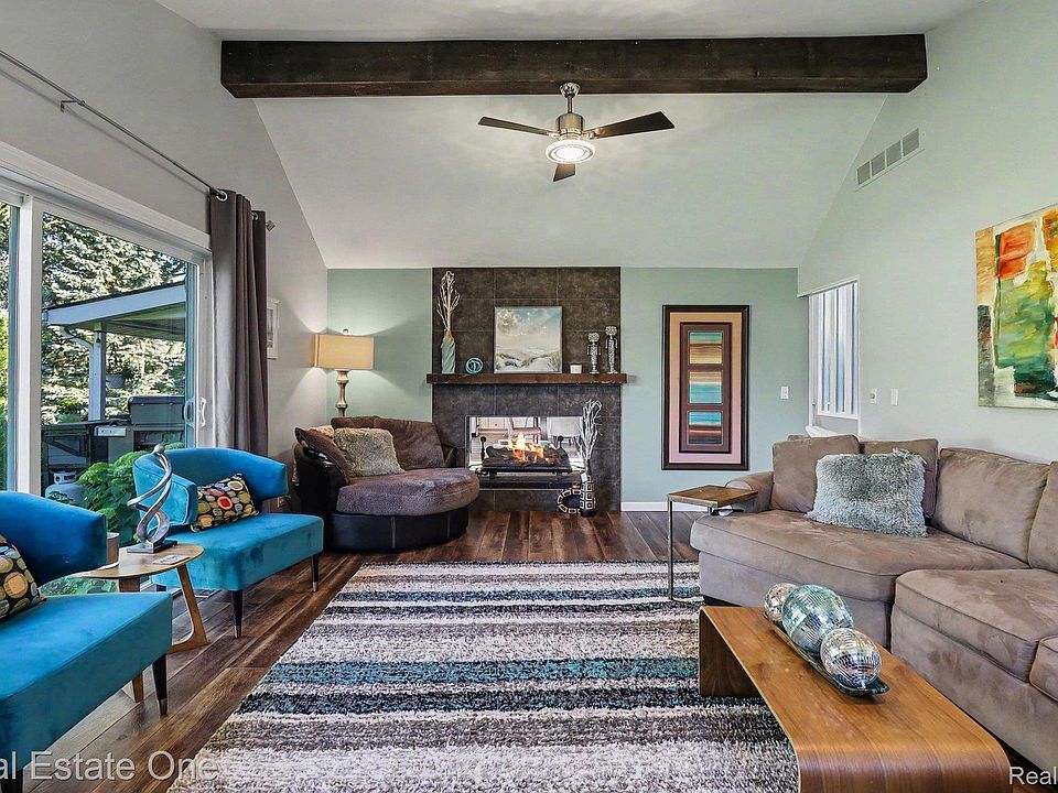 310 Pine Tree Rd, photo 15