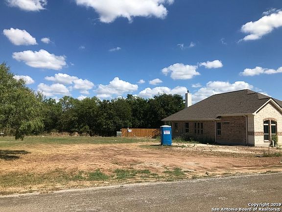 2nd image of 15814 Hill Ln