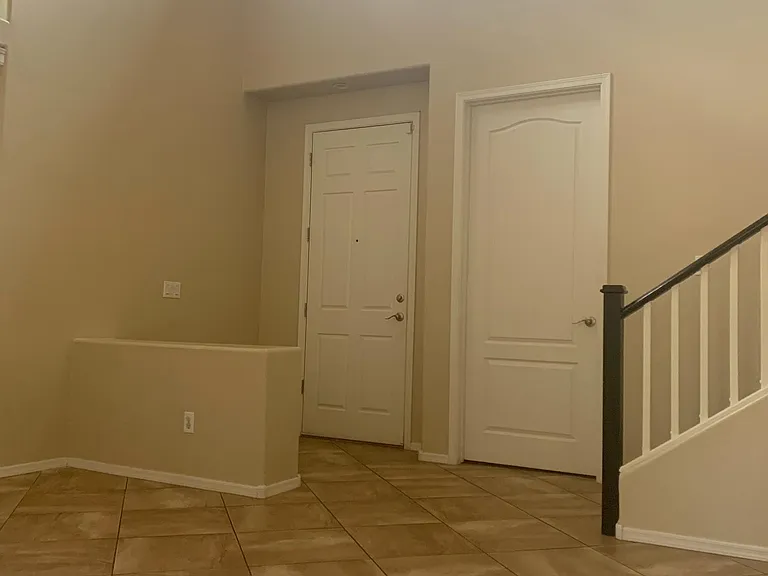 3668 E Parkview Dr — Photo 3
