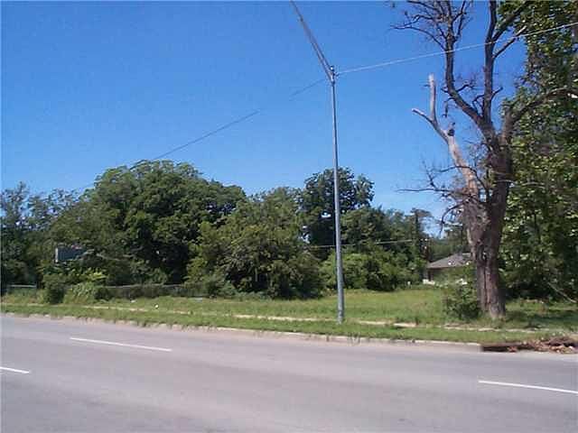 2nd image of 4101 S Shields Blvd #1-5
