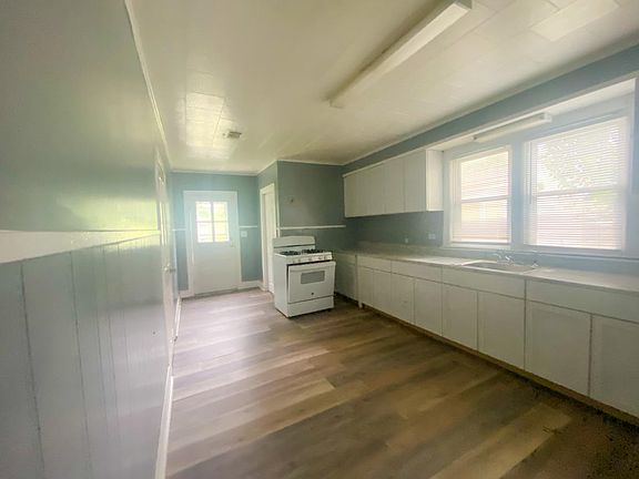 4th image of 905 Mississippi St