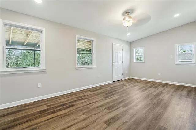 4 bed, 2.0 bath, 2192 sqft, $1,900 — Photo 3