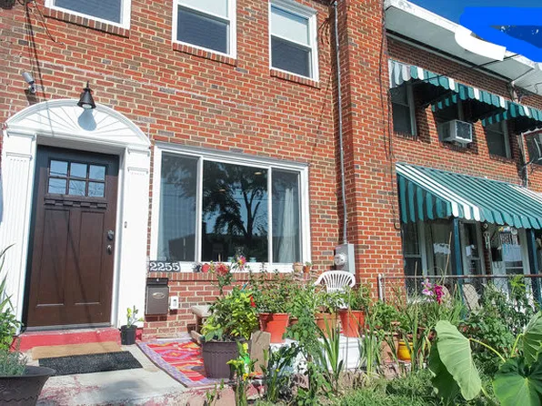 2255 16th St NE #1, Washington, DC 20018