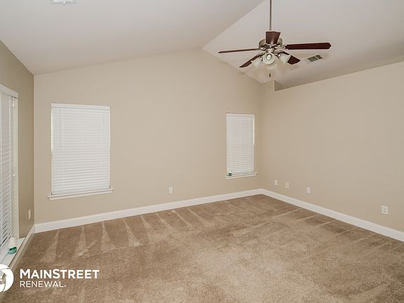 3rd image of 875 Clover Ave