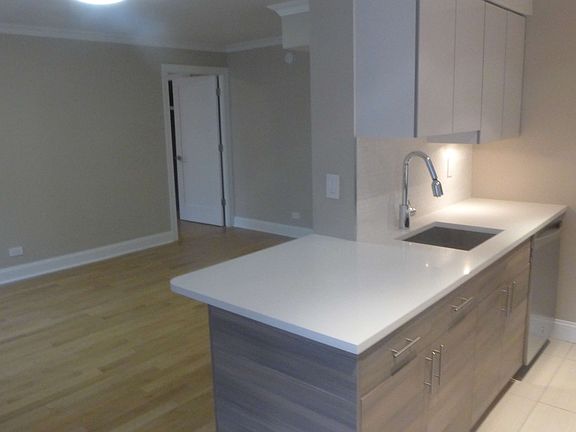 3rd image of 310 Greenwich St APT 5D