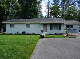 483 Crestview Loop, Grants Pass, OR 97527