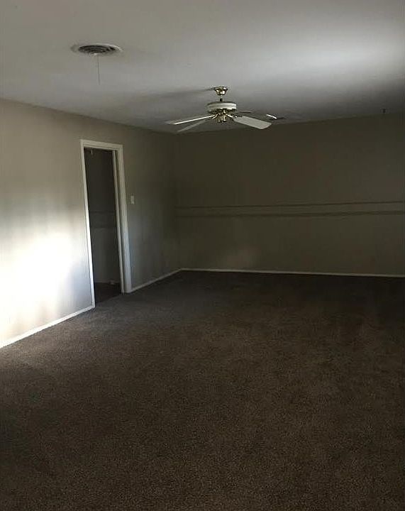 2nd image of 617 Coral Pl
