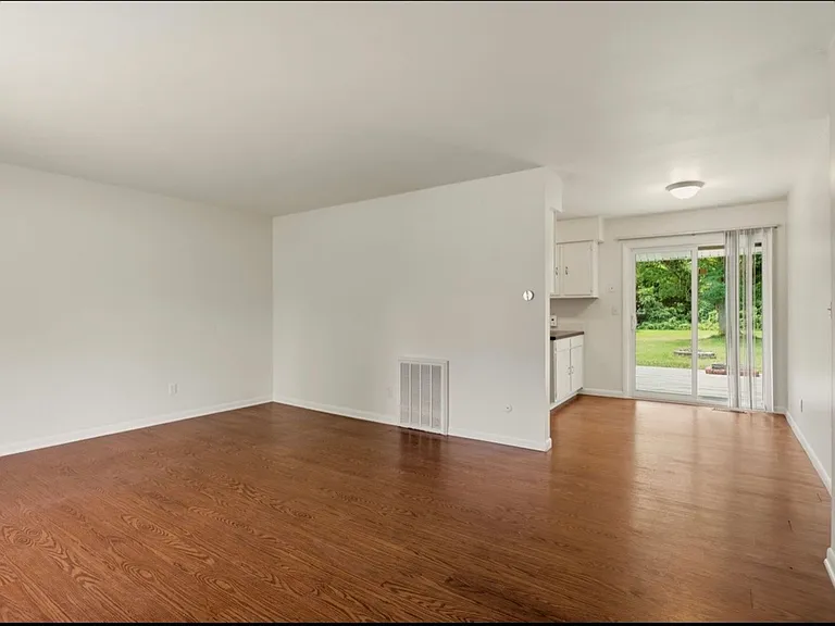 3339 Northwest Dr — Photo 3