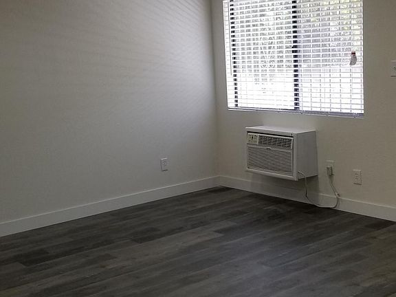 4th image of 4906 Rosewood Ave Fl 1ST
