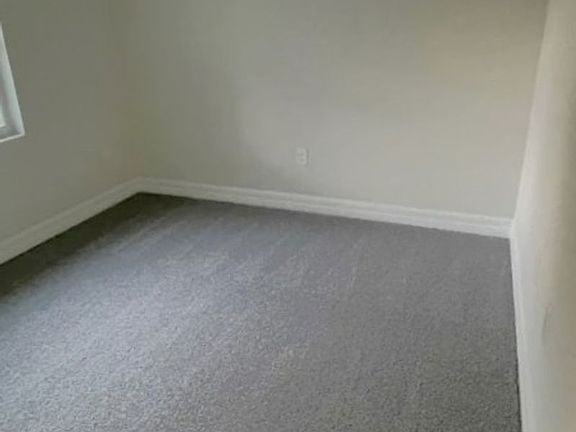 5th image of 321 Bell Blvd S