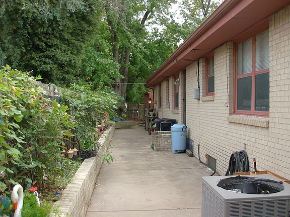 Side wrap around patio