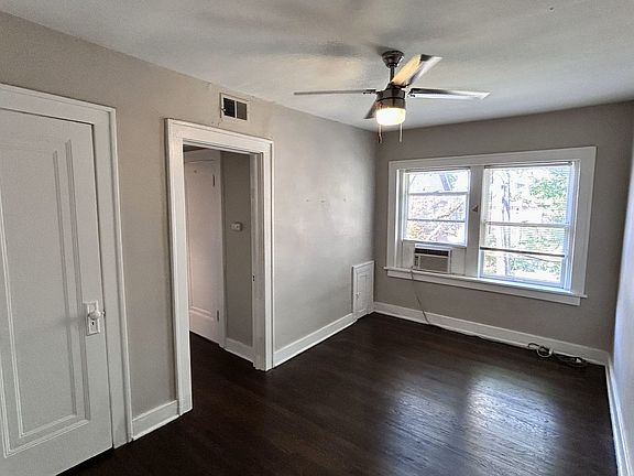2nd image of 522-530 Gladstone Blvd #12