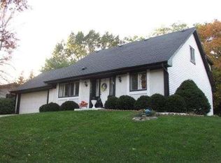 2722 Bristol Ct, Waukesha, WI 53188
