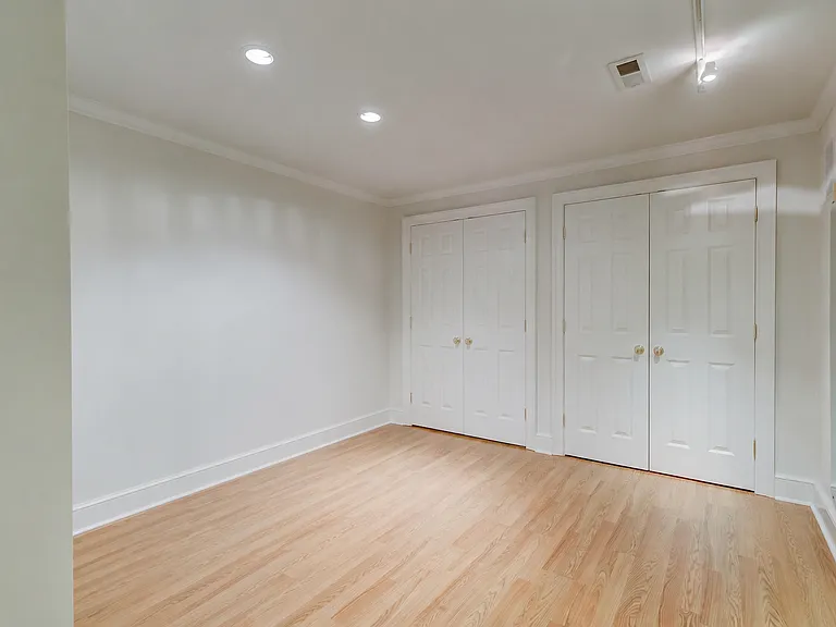 715 Leister Dr — Photo 21