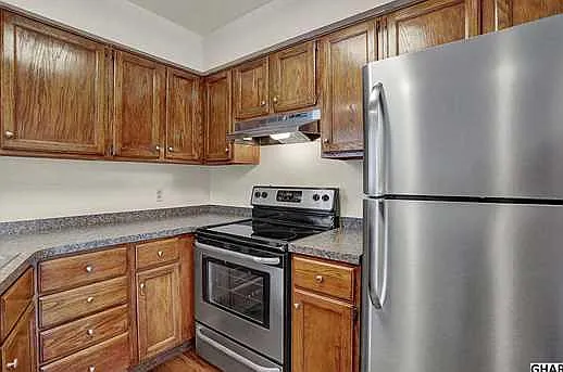 221 N Duke St #F — Photo 9