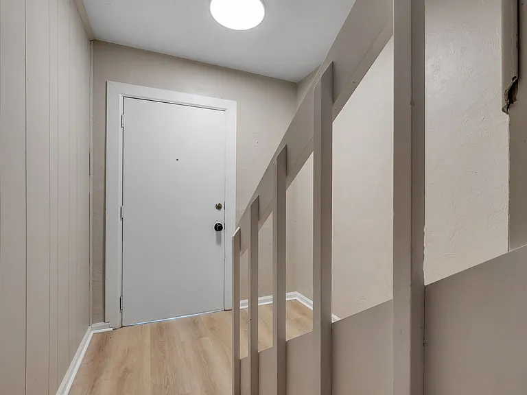2340 Claremont Ln #B — Photo 21