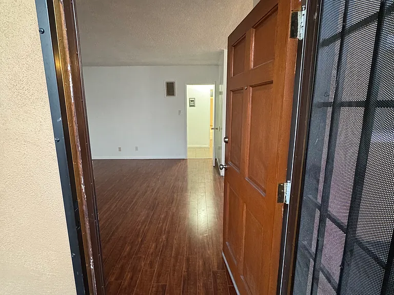 5192 W 20th St #6 — Photo 3