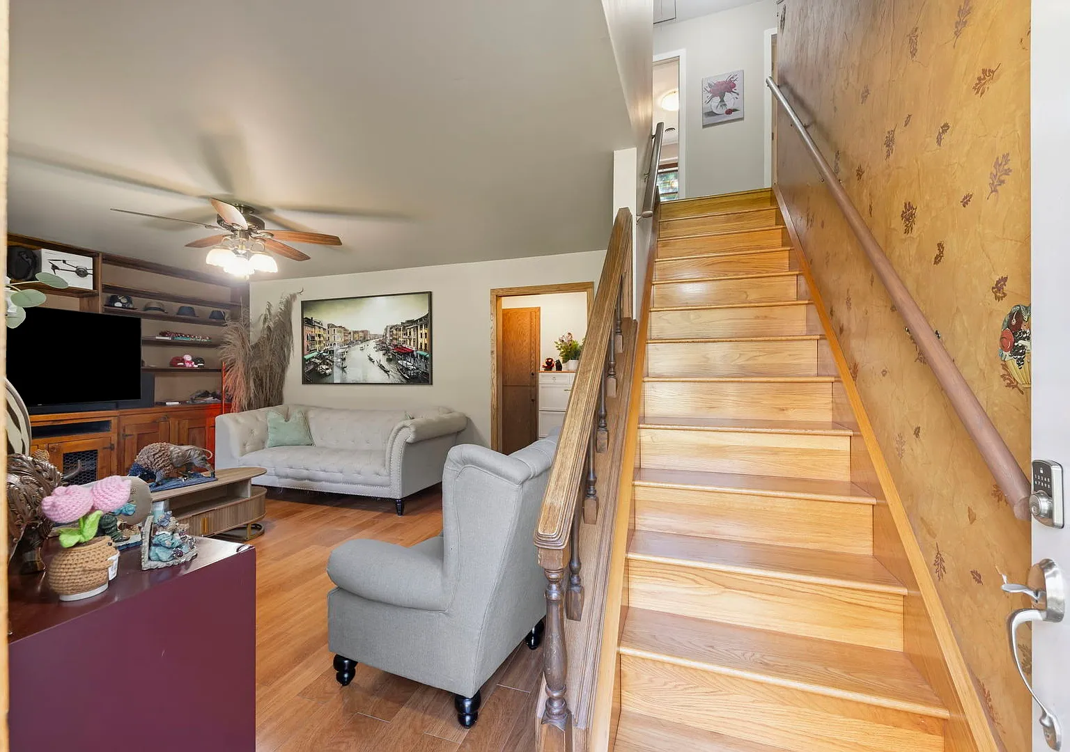 5 bed, 2482 sqft, $3,500 — Photo 3