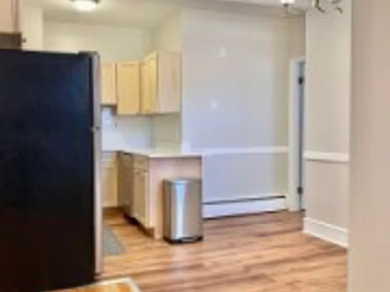 170 Winthrop Rd #6 — Photo 3