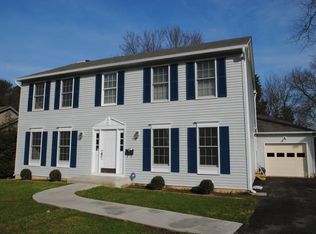 402 Glyndon St SE, Vienna, VA 22180