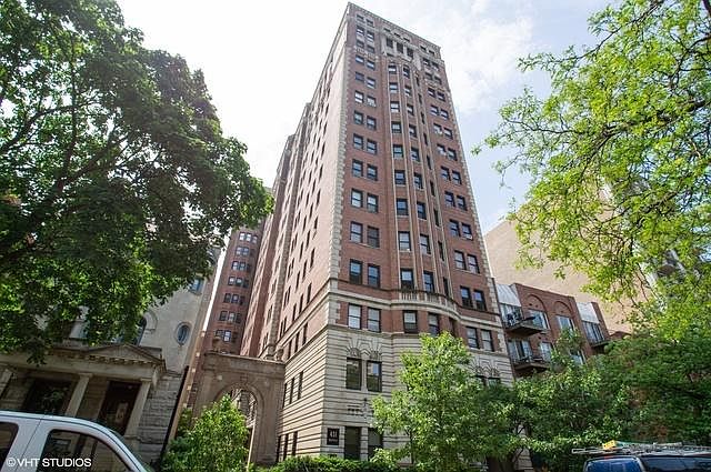 1st image of 433 W Oakdale Ave #15-C