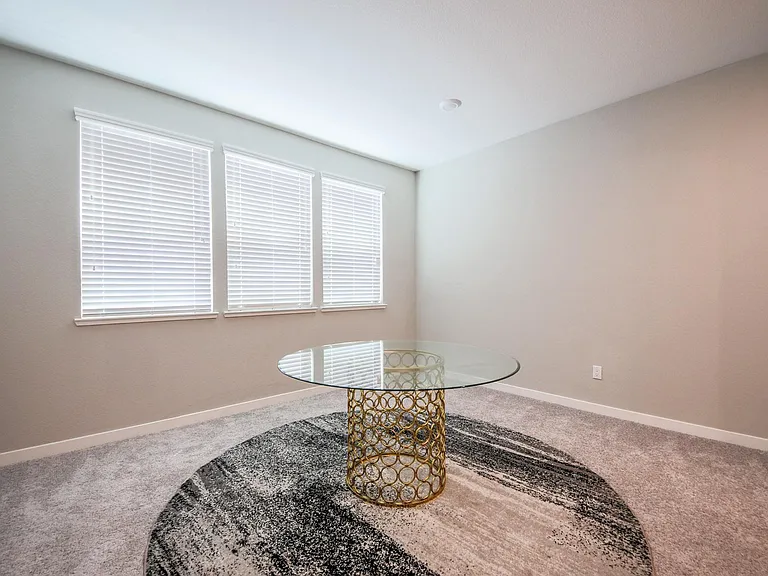 1579 Pratt Pl — Photo 13