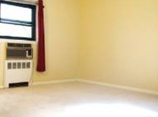 2928 Sampson Ave, Bronx, NY 10465