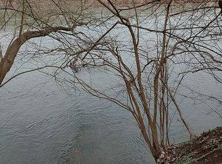 655 Falling Waters Dr, Falling Waters, WV 25419