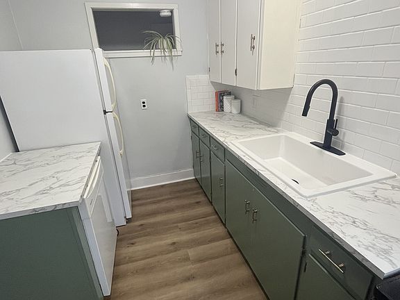 4th image of 147 Gibson St #147