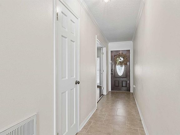 3rd image of 5914 Willowbend Blvd