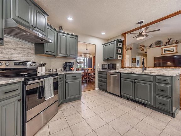 2nd image of 2324 Mead Lane