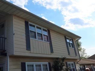 12 Louisiana Dr APT D, Matawan, NJ 07747