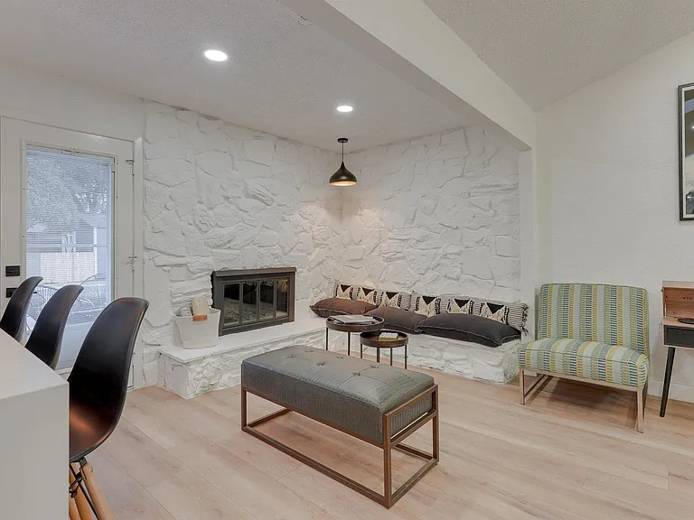 6048 Holiday Ln — Photo 8