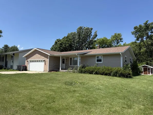 213 Emerald DRIVE, Reeseville, WI 53579