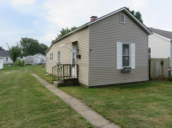 135 E 5th St, Roxana, IL 62084