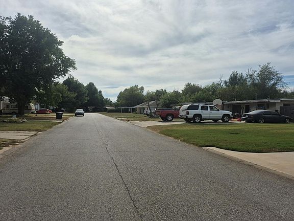 4th image of 1804 Elm Dr