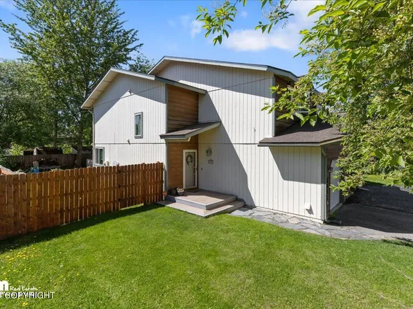 8006 Country Woods Dr, Anchorage, AK 99502