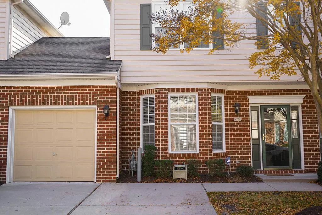 3 bed, 2.5 bath, 1633 sqft, $2,550 — Photo 1