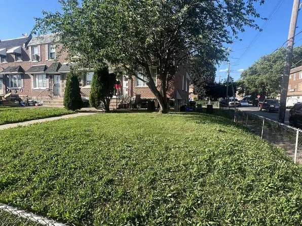 3257 Friendship St, Philadelphia, PA 19149