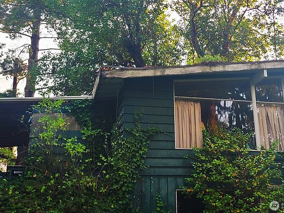 2nd image of 15314 SE Newport Way