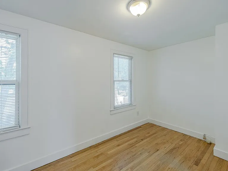 122 W Houstonia Ave — Photo 31