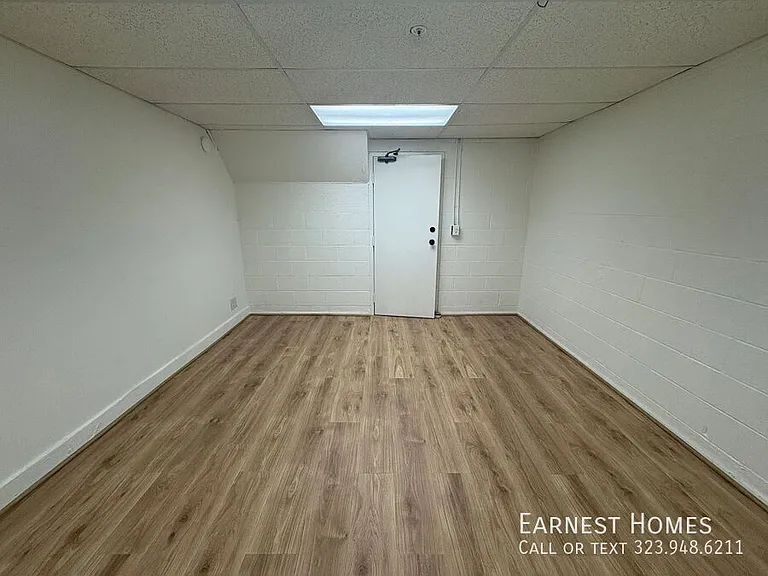 18347 Saticoy St #31 — Photo 36